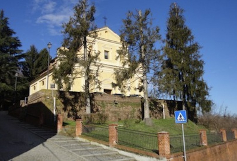 Senza soldi, chiesa a rischio: l’appello del parroco e da L’Aquila arrivano benefattori